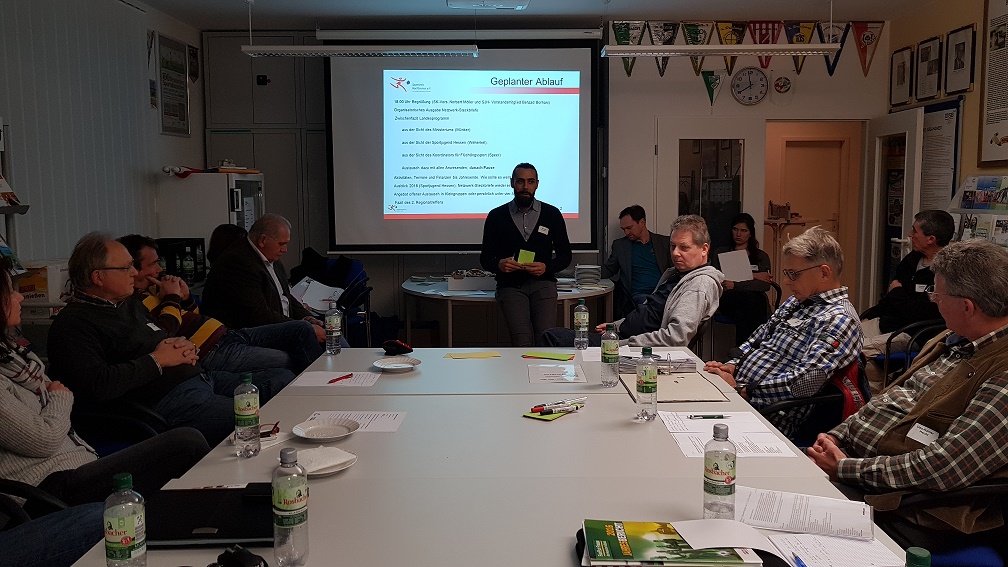 Elf Sportcoaches und 14 weitere Interessierte beim 2. Regionaltreffen